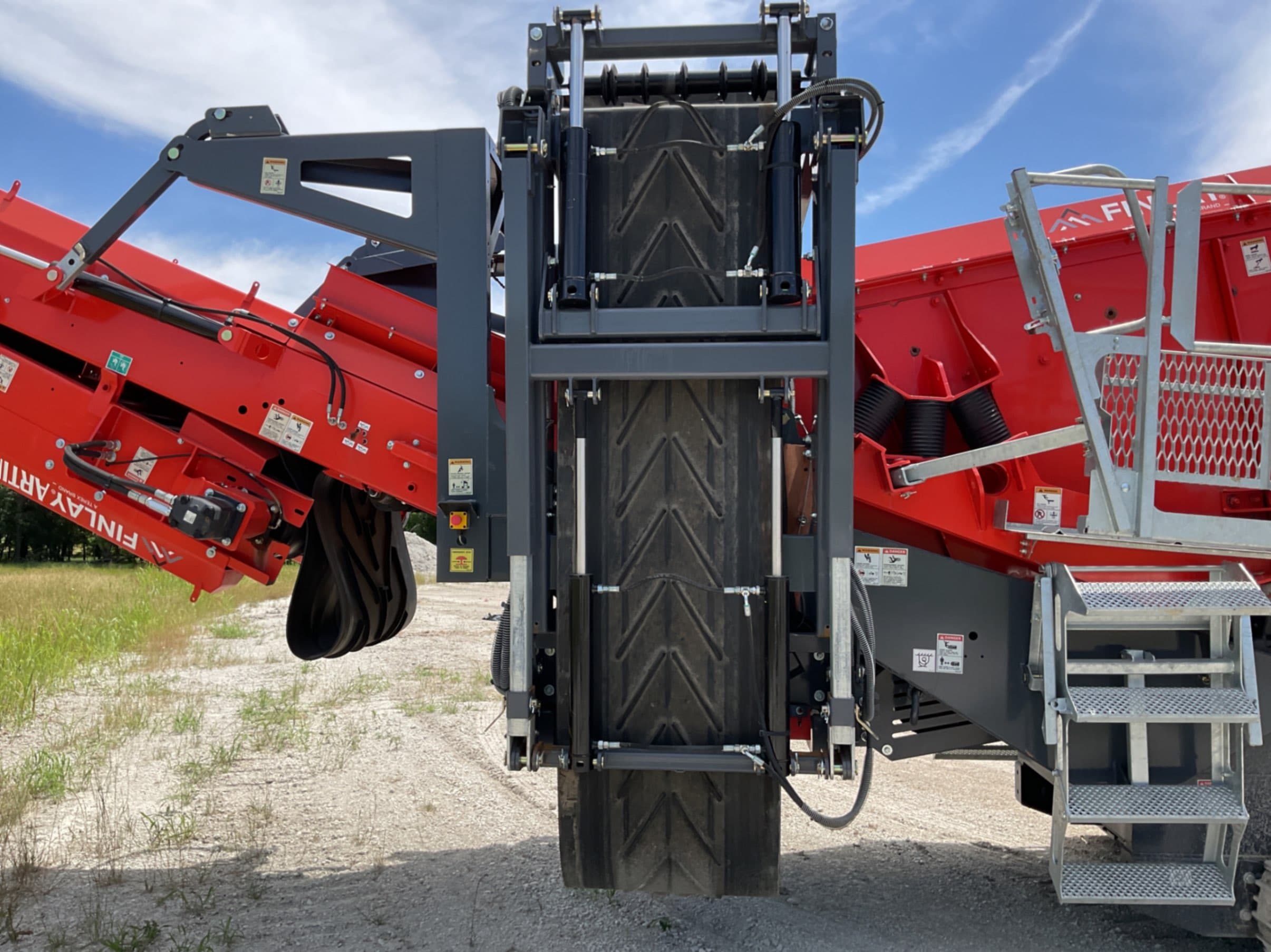 2023 TEREX FINLAY 883+ MARK II Mobile Scalping Screener
